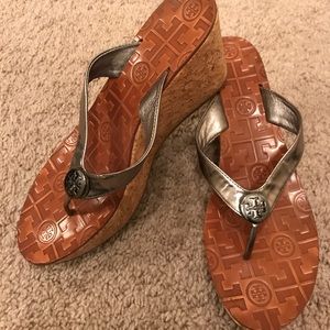 Tory Burch Thora Wedge Sandal 7 1/2 in Gunmetal